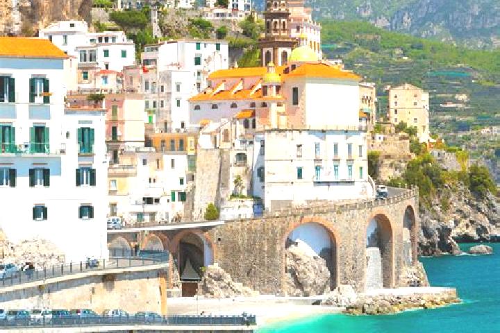 Zoe, 27 — Escort in Calvignano, Italy