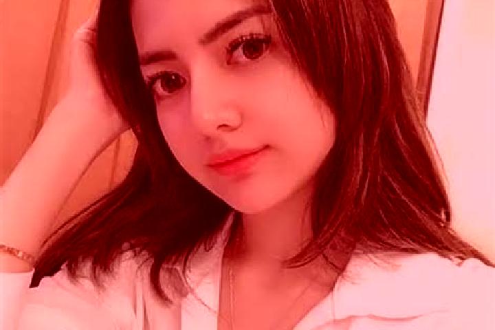 Zoe, 27 — Escort in Kromasan, Indonesia