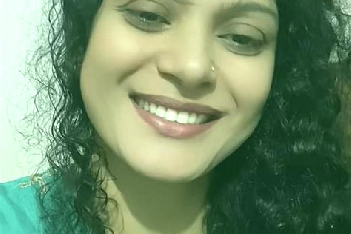 Zoe, 27 — Escort in Limu Chah, Iran