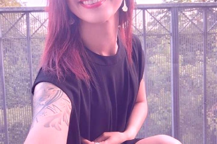 Zoe, 27 — Escort in Mours, France