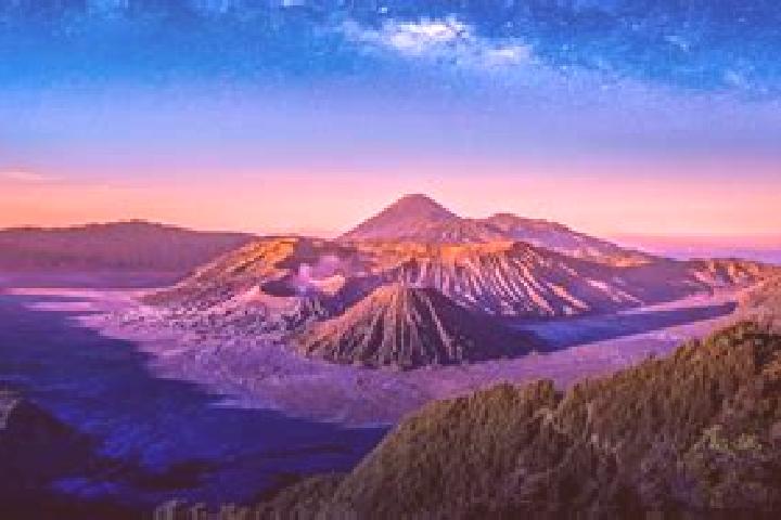 Zoe, 27 — Escort in Tengger, Indonesia