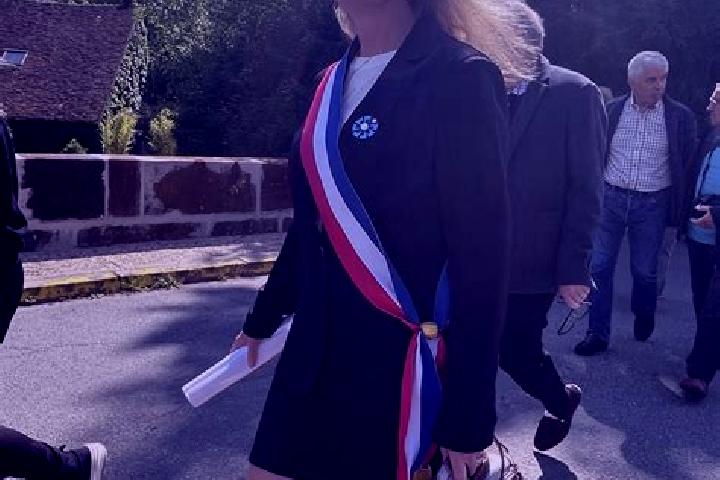 Zoe, 27 — Escort in Vailly-sur-Sauldre, France