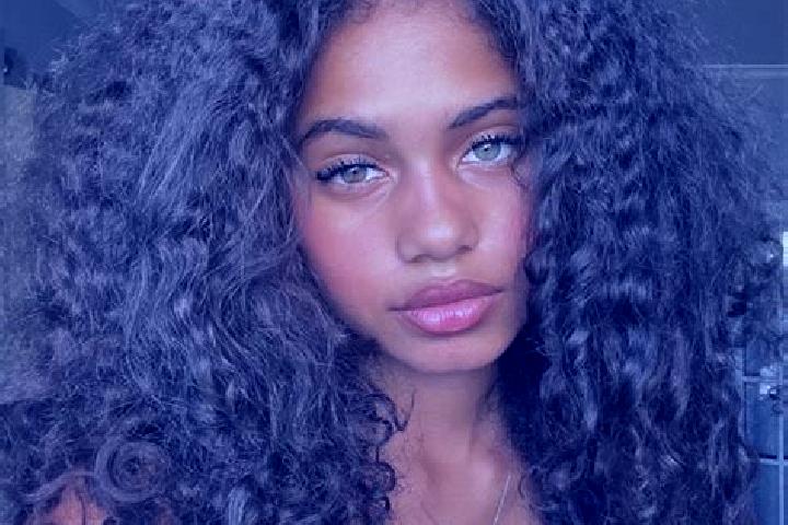 Zoe, 28, a black blue-eyed ebony companion based in Neuville-Coppegueule. Offering Party Girl, Tantra, Striptease, Deep French Kissing, Domination. Available...