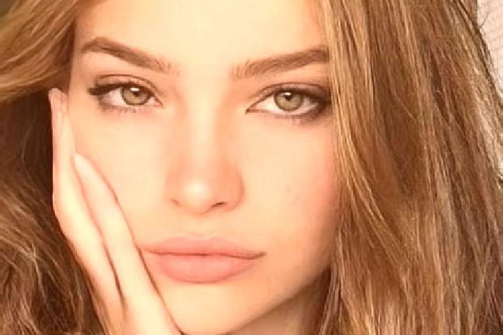Zoe, 28, a dark blonde hazel-eyed mediterranean companion based in Pakenham. Offering Party Girl, Travel Companion, CIM. Available for incall and outcall, da...