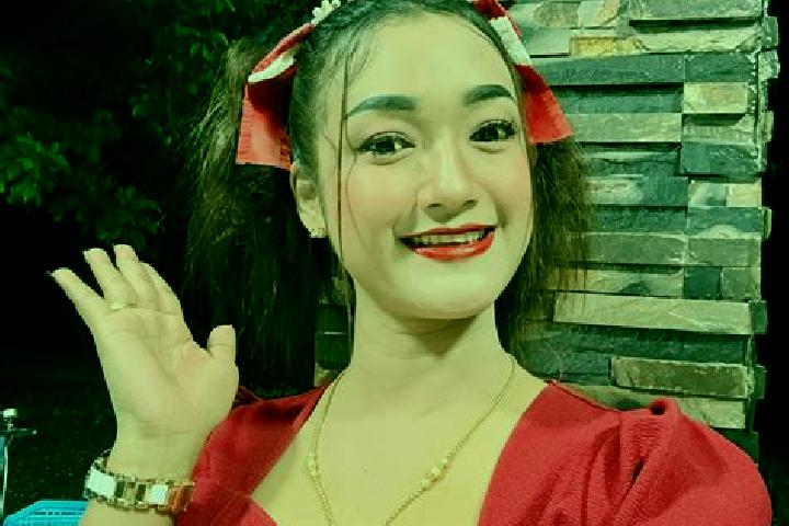Zoe, 28 — Escort in Ban Na San, Thailand