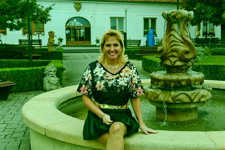 Zoe, 28 — Escort in Slatinice, Czech Republic
