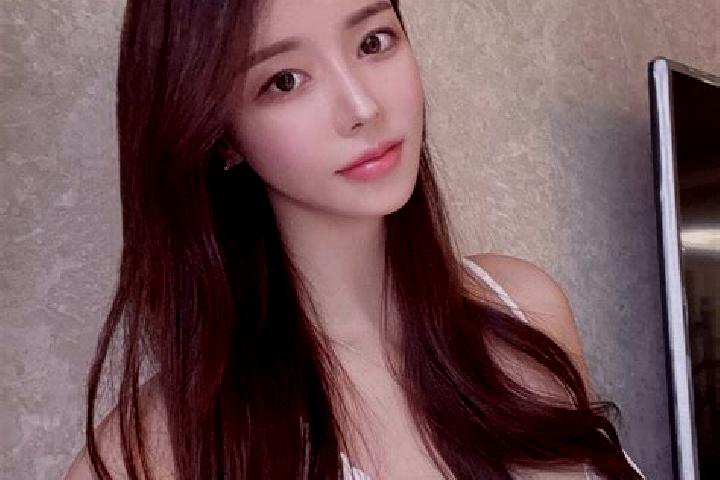 Zoe, 28 — Escort in Xiamayu, China