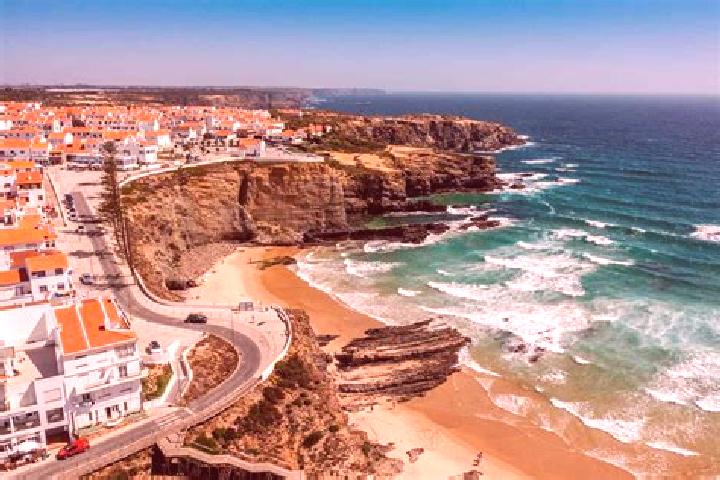 Zoe, 28 — Escort in Zambujeira do Mar, Portugal