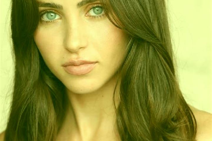 Zoe, 29, a brunette brown-eyed caucasian companion based in Maripa. Offering Couples, CIM, GFE. Available for incall and outcall, day and evening dates.
