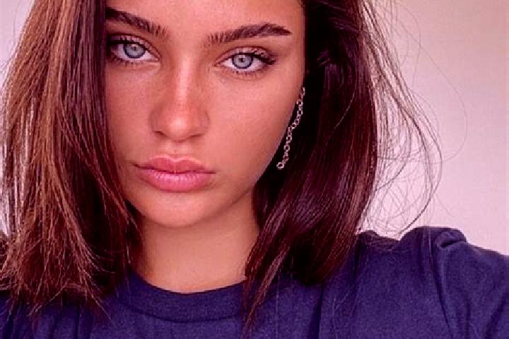 Zoe, 29, a brunette dark-eyed caribbean companion based in Oberstreit. Offering Overnight, Erotic Massage, Domination. Available for incall and outcall, over...