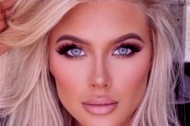 Zoe, 29, a platinum blonde hazel-eyed mediterranean companion based in Radostka. Offering Tantra, A-Level. Available for incall and outcall, overnight bookin...
