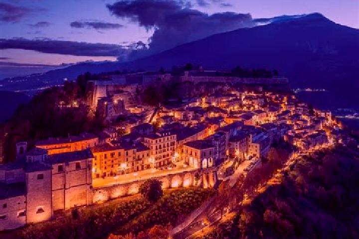 Zoe, 29 — Escort in Torano Castello, Italy