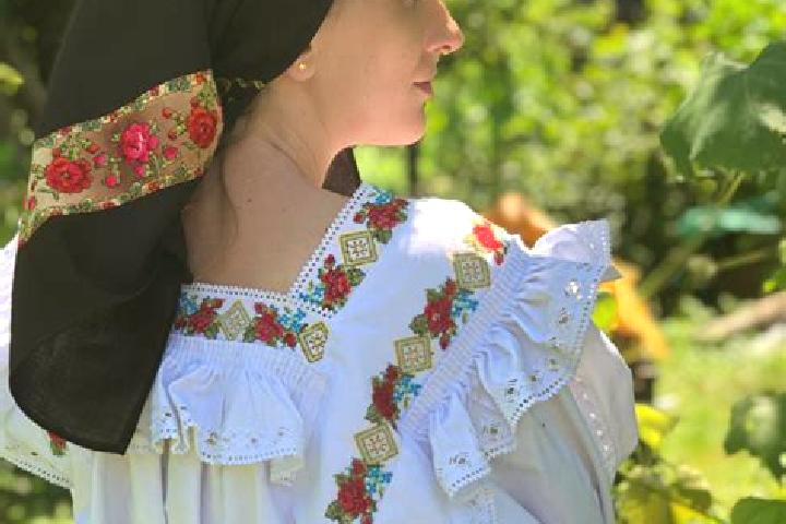 Zoe, 29 — Escort in Udesti, Romania