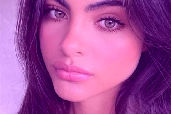 Zoe, 30, a auburn dark-eyed middle eastern companion based in Pimpalgaon. Offering GFE, A-Level, Couples. Available for incall and outcall, overnight booking...
