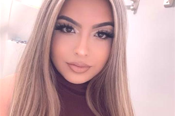 Zoe, 30, a blonde dark-eyed latina companion based in Tanghua. Offering Travel Companion, Overnight. Available for incall and outcall, day and evening dates.