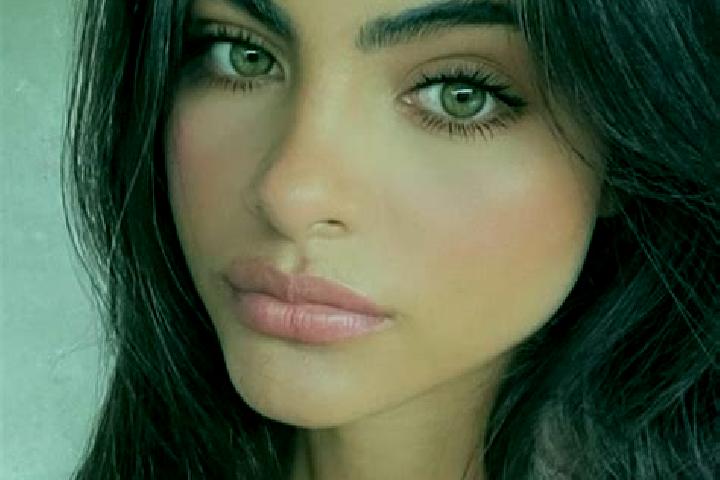 Zoe, 30, a brunette amber-eyed indian companion based in Pellegrino Parmense. Offering Duos, Prostate Massage. Available for incall and outcall, overnight bo...