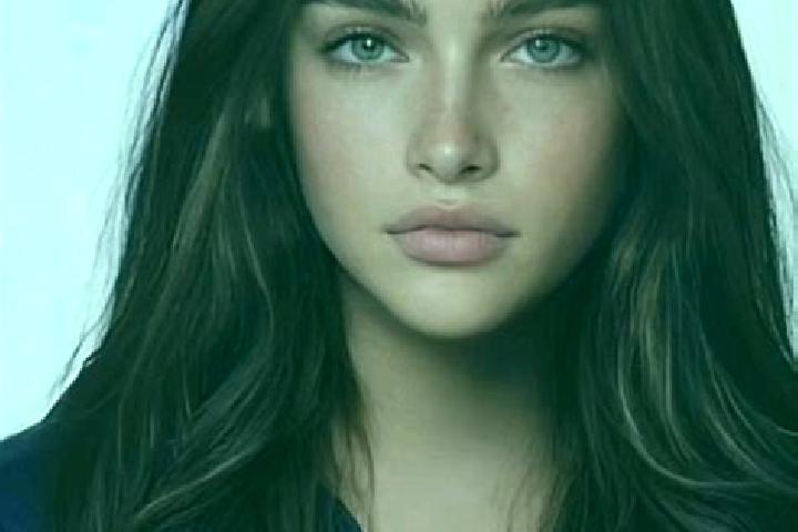 Zoe, 30, a brunette grey-eyed caucasian companion based in Meyrueis. Offering Girlfriend Experience, Duos, Deep French Kissing, CIM, Prostate Massage. Availa...