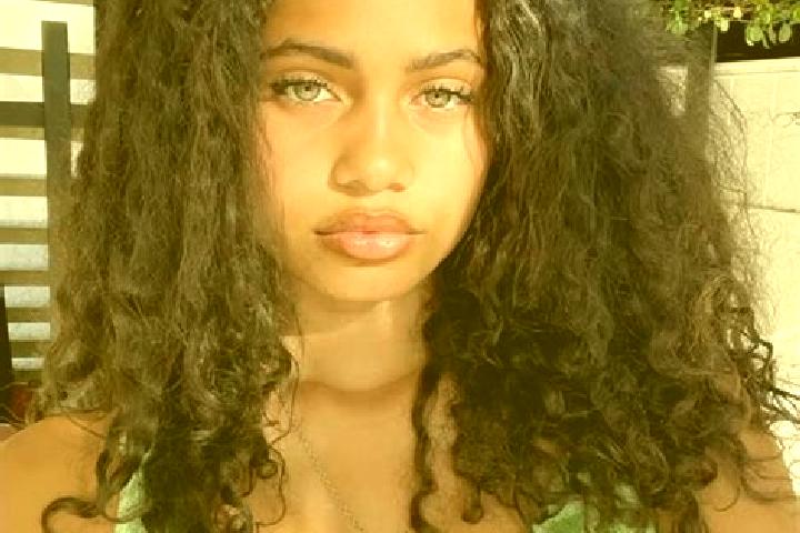 Zoe, 30, a red green-eyed mixed companion based in Aramecina. Offering Travel Companion, Fetish, Massage. Available for incall and outcall, day and evening d...