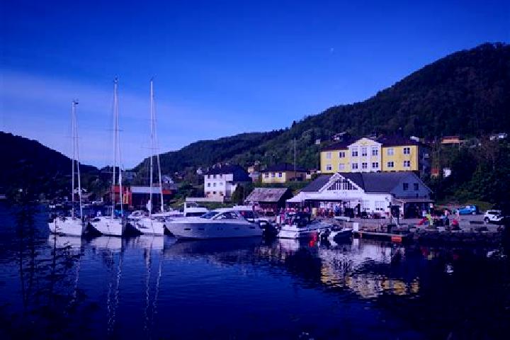 Zoe, 30 — Escort in Austrheim, Norway