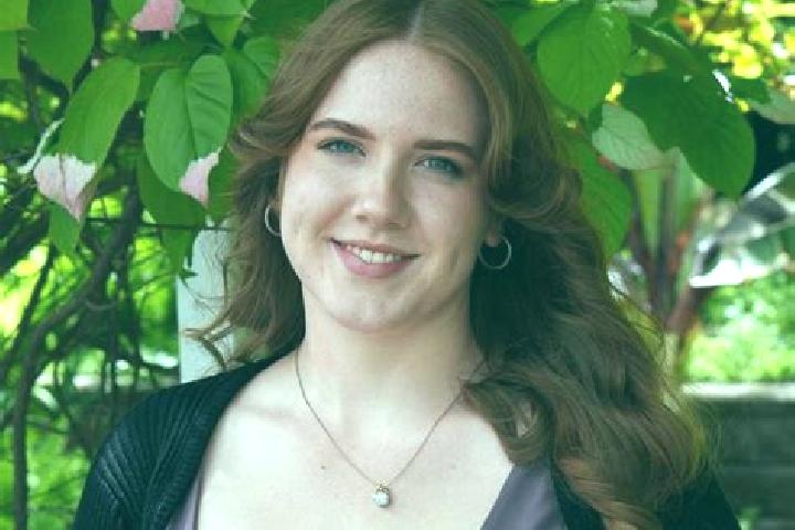 Zoe, 30 — Escort in Bienfait, Canada