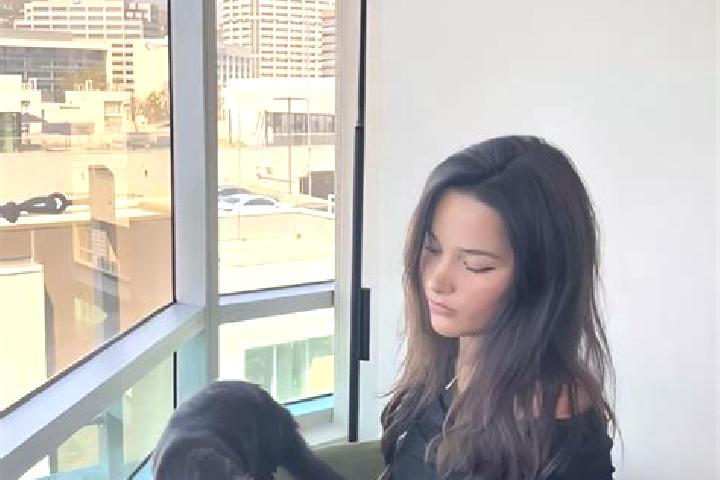 Zoe, 30 — Escort in Leblanc, Canada