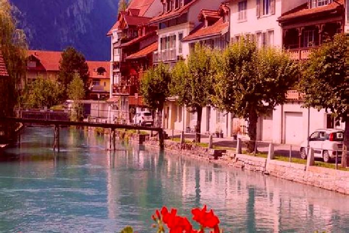 Zoe, 30 — Escort in Wallisellen / Rieden, Switzerland