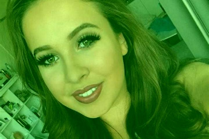Zoe, 31, a auburn amber-eyed slavic companion based in Donat. Offering OWO, A-Level, Girlfriend Experience, Erotic Massage. Available for incall and outcall,...