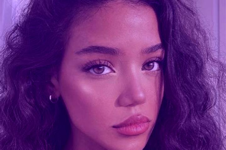 Zoe, 31, a black brown-eyed caucasian companion based in Manasa. Offering Party Girl, Dinner Date. Available for incall and outcall, overnight bookings avail...