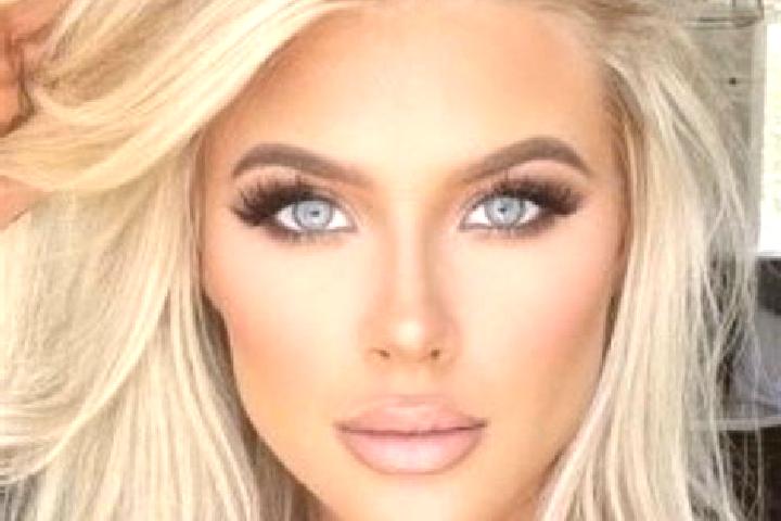 Zoe, 31, a platinum blonde grey-eyed mediterranean companion based in Saint-Boniface. Offering Roleplay, Massage, BDSM. Available for incall and outcall, ove...