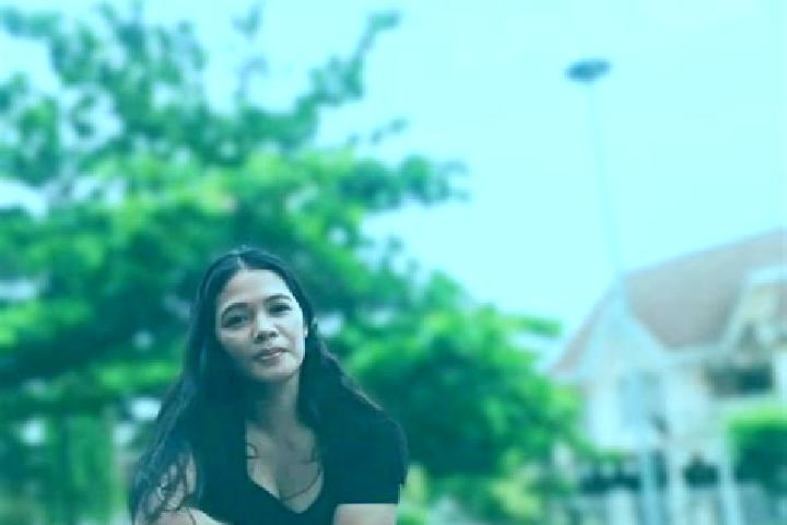 Zoe, 31 — Escort in Calang, Indonesia