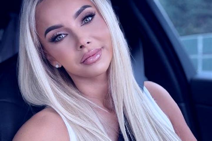 Zoe, 31 — Escort in Gdow, Poland