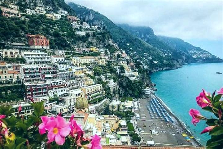Zoe, 31 — Escort in Pasiano, Italy