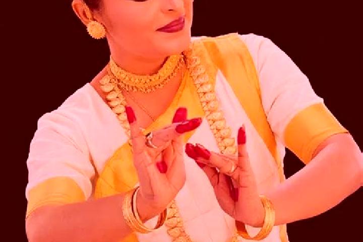 Zoe, 31 — Escort in Pathanamthitta, India