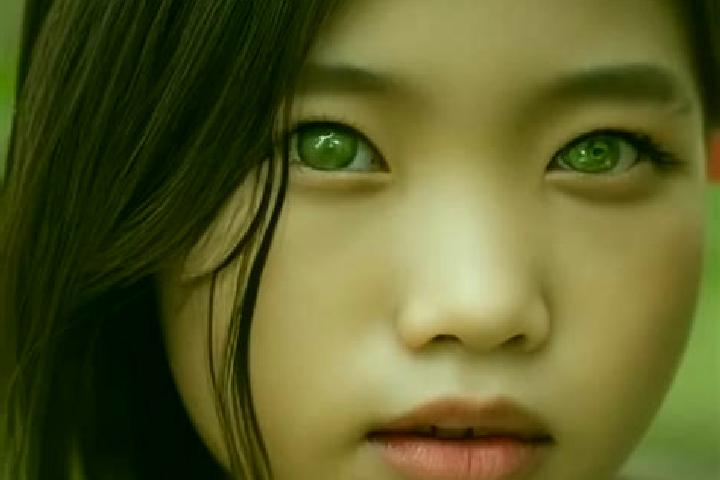 Zoe, 32, a chestnut green-eyed asian companion based in Sai Yok. Offering Striptease, Roleplay, Duos. Available for incall and outcall, overnight bookings av...