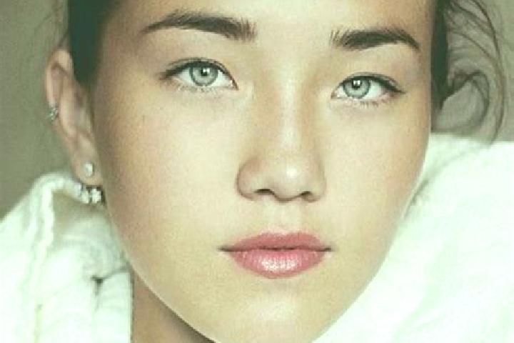 Zoe, 32, a red grey-eyed caucasian companion based in Rozsoshi. Offering Massage, Deep French Kissing, BDSM. Available for incall and outcall, overnight book...