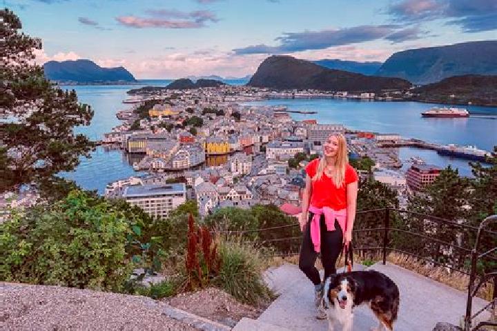 Zoe, 32 — Escort in Alesund, Norway