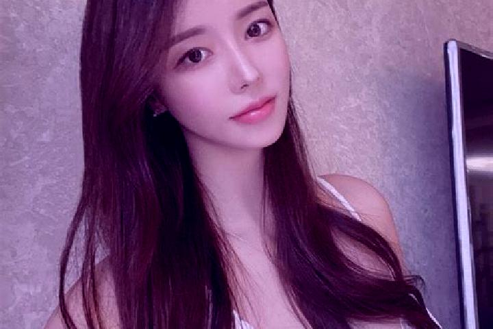 Zoe, 32 — Escort in Gushui, China