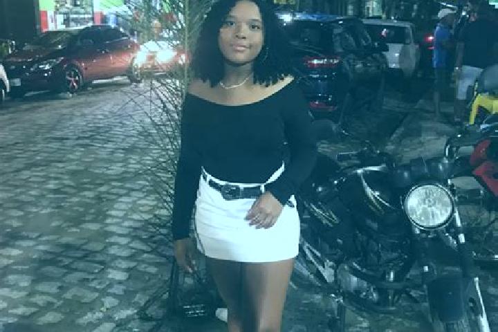 Zoe, 32 — Escort in Itapitanga, Brazil