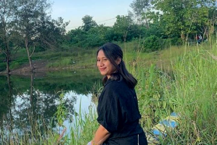 Zoe, 32 — Escort in Oemanu, Indonesia