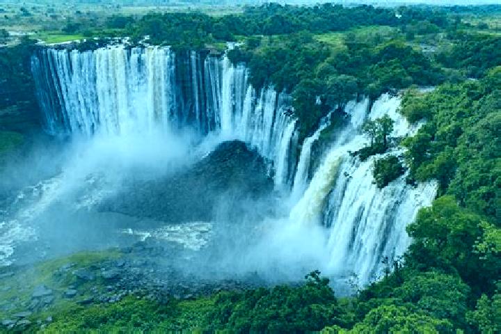 Zoe, 32 — Escort in Samba Lucala, Angola
