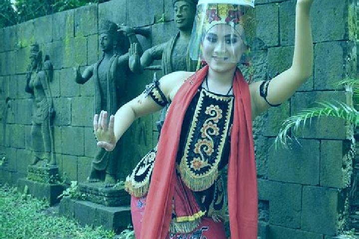 Zoe, 32 — Escort in Tamansari Krajan, Indonesia