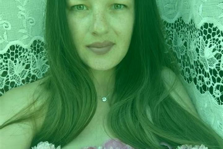 Zoe, 32 — Escort in Tatariv, Ukraine