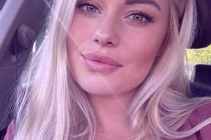 Zoe, 33, a blonde hazel-eyed european companion based in Houten. Offering Overnight, Girlfriend Experience, BDSM. Available for incall and outcall, day and e...