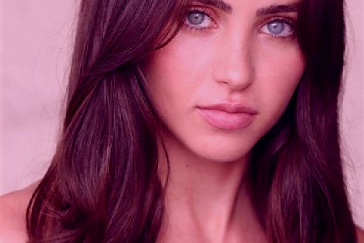 Zoe, 33, a brunette blue-eyed latina companion based in Twello. Offering Massage, Domination, Tantra, OWO. Available for incall and outcall, day and evening ...