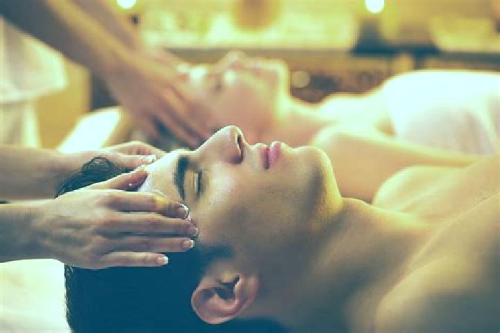 Zoe, 33, a chestnut amber-eyed mediterranean companion based in Woodbridge. Offering Massage, Couples, A-Level, GFE, Prostate Massage. Available for incall a...