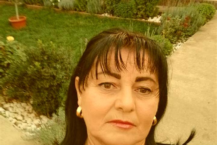 Zoe, 33 — Escort in Cegani, Romania