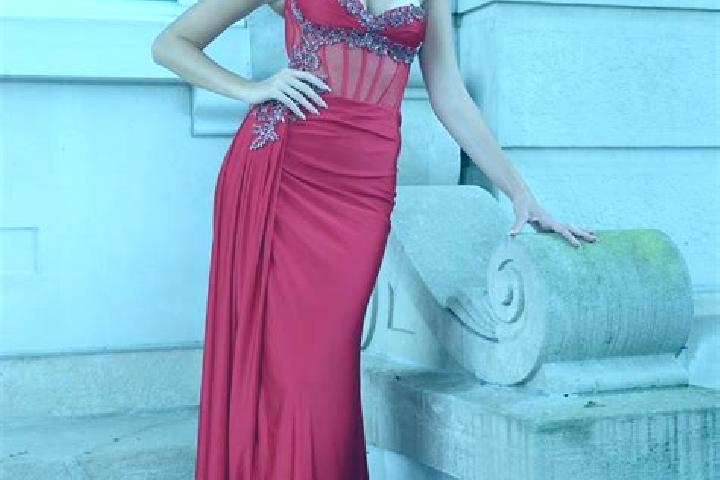 Zoe, 33 — Escort in Coutures, France