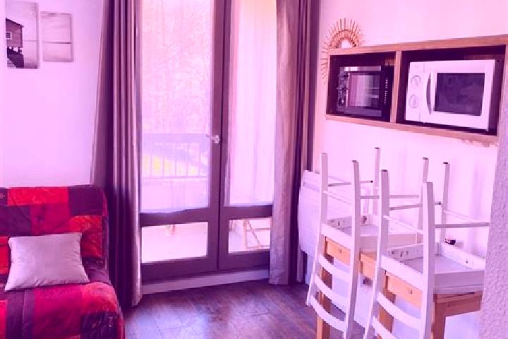 Zoe, 33 — Escort in Lamalou-les-Bains, France