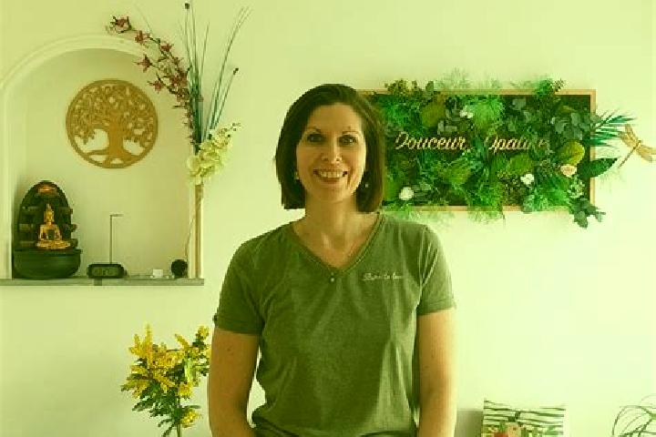 Zoe, 33 — Escort in Le Temple, France