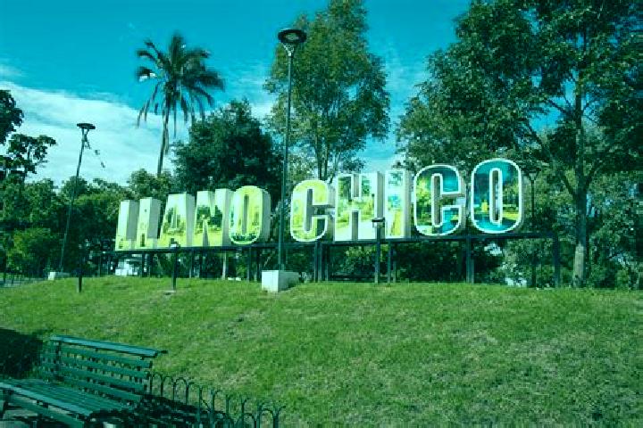 Zoe, 33 — Escort in Llano Chico, Ecuador